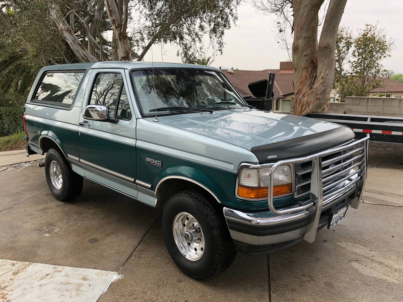 Illustration for article titled At $7,900, Would It Take Wild Horses To Drag You Away From This 1996 Ford Bronco XLT?